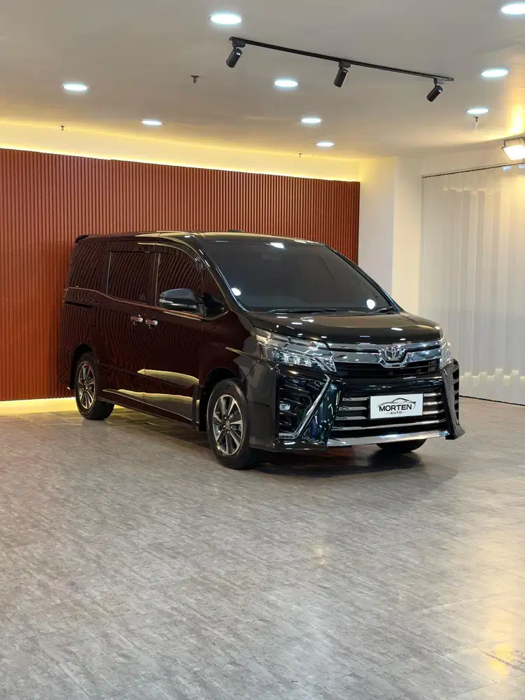 [DP 10%] Toyota Voxy 2.0 AT CVT 2021, Hitam