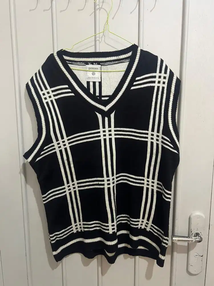Vest wanita black white