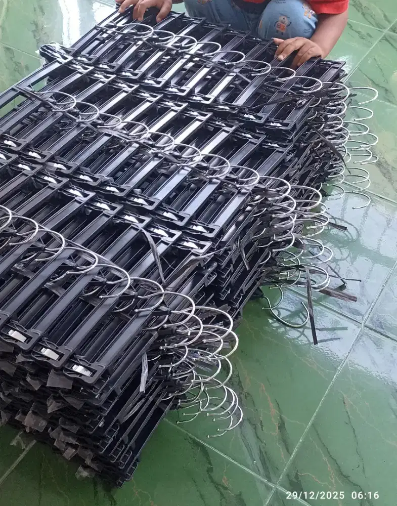 Hanger jepit untuk Celana dan rok