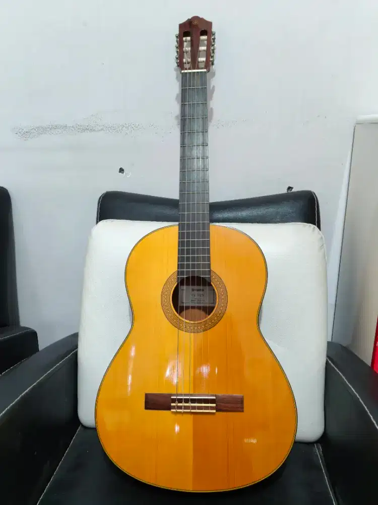 Dijual Guitar Yamaha Classic