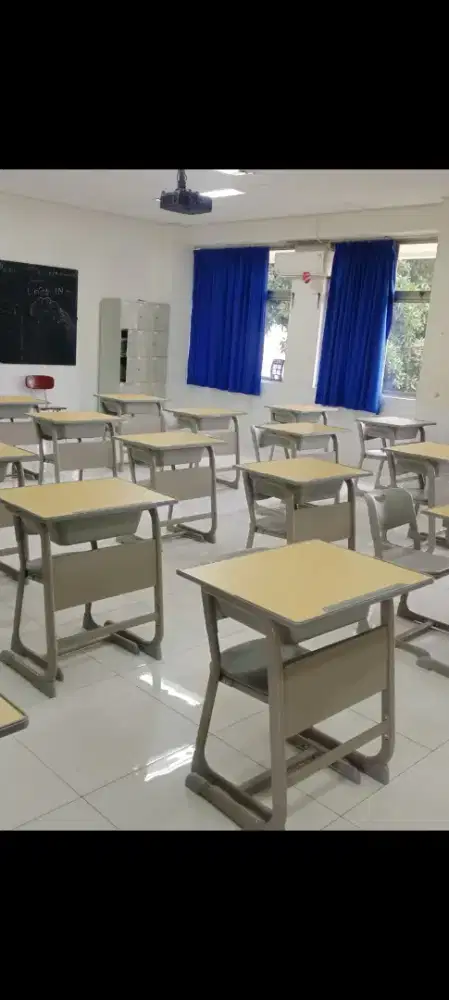 Meja kursi sekolah warna coklat krem