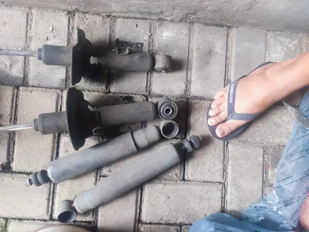 Shockbreaker set dpn/blkang+kondensor msh ORI  Inova grand 2011