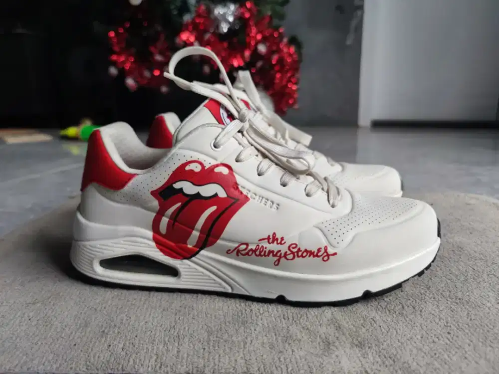 Sepatu skechers x the rolling stones