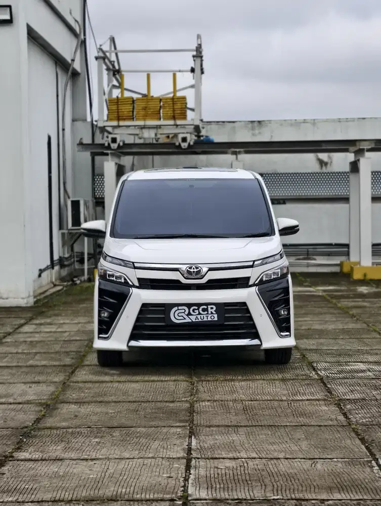 KM 25 RIBU RECORD! TOYOTA VOXY 2.0 NON PANOMARIC NIK 2021/2022