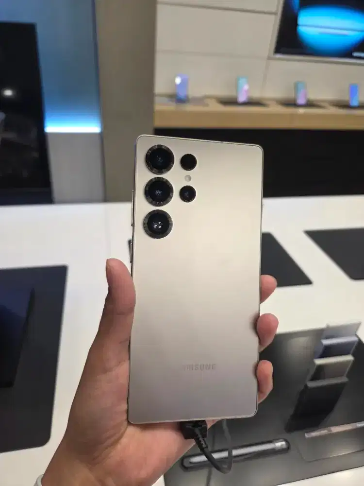 Samsung S25 ultra free speaker