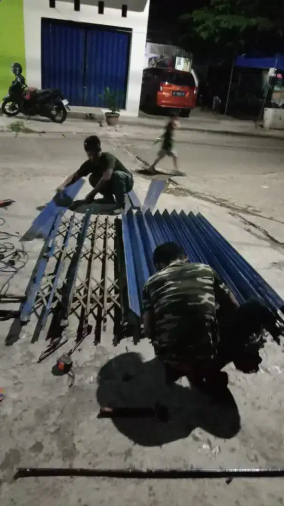 Service folding gate & service roling door