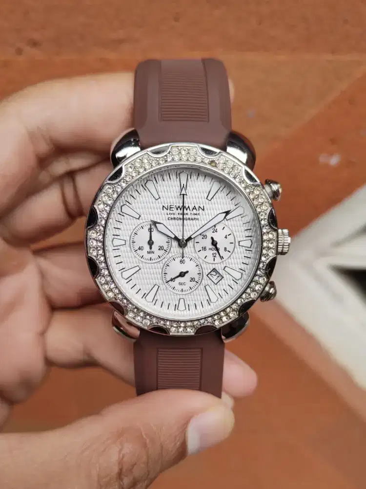 NEWMAN Live Your Time
Chronograph