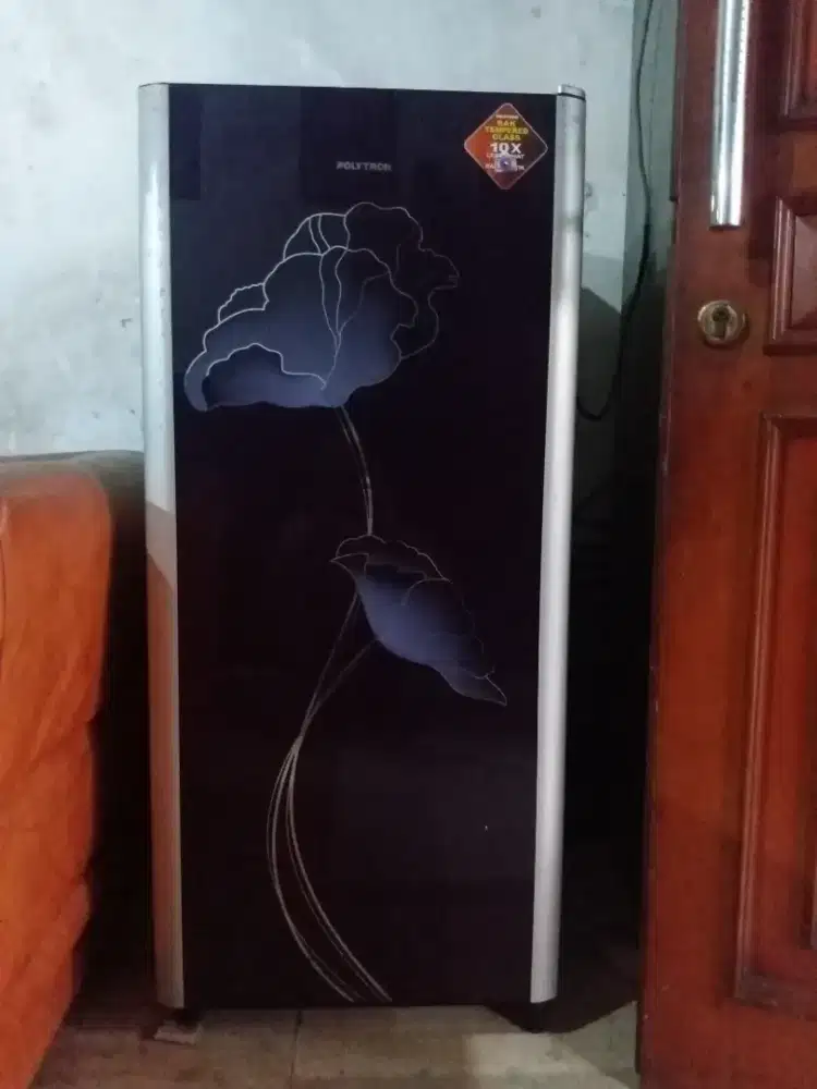 Kulkas Polytron satu pintu