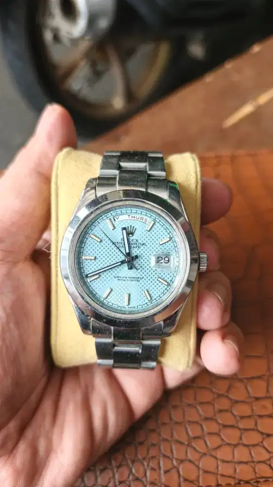 Jam Rolex day date
