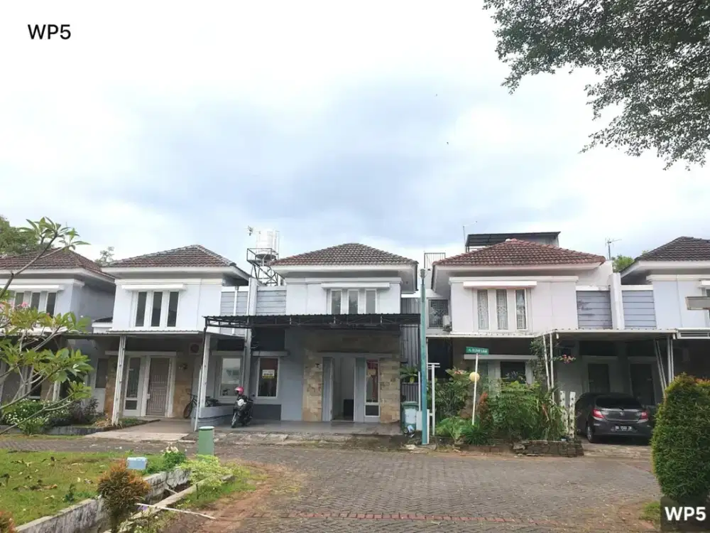Rumah 1 lantai berlokasi di kawasan hunian eksklusif The Clove, lingkungan nyaman dan tertata. Cocok untuk tempat tinggal maupun investasi properti ja
