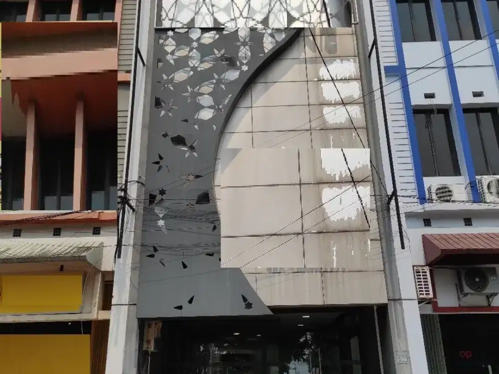 Ruko dijual di Alam Sutera 4,5 Lantai Furnish ada Lift Lokasi Ramai dan Terawat