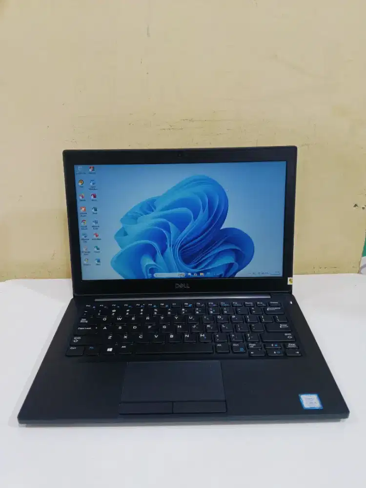 Dell latitude 7290 Intel core i5 Gen 8 RAM 8gb SSD 128gb beklit