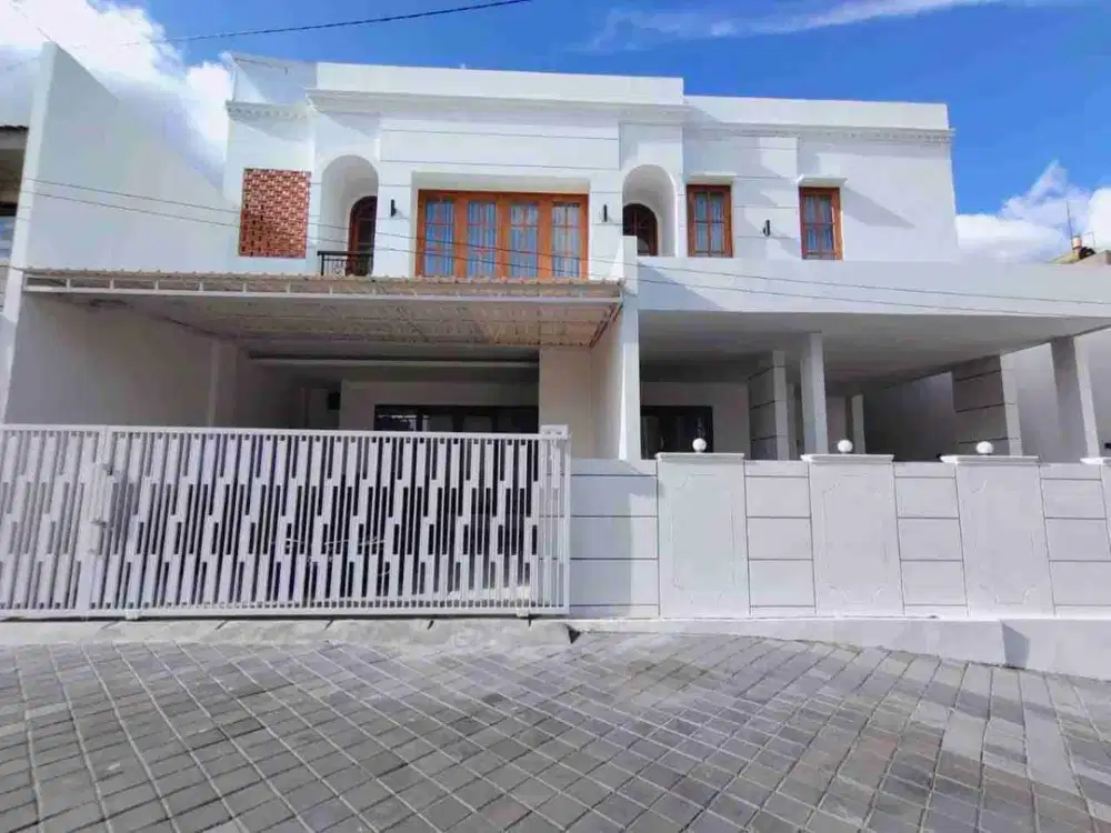 DIJUAL RUMAH BARU DENGAN KOLAM RENANG DI PALAGAN KM 7