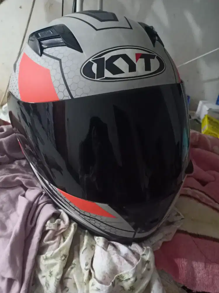 Helm kyt r10 Fullface ukuran L