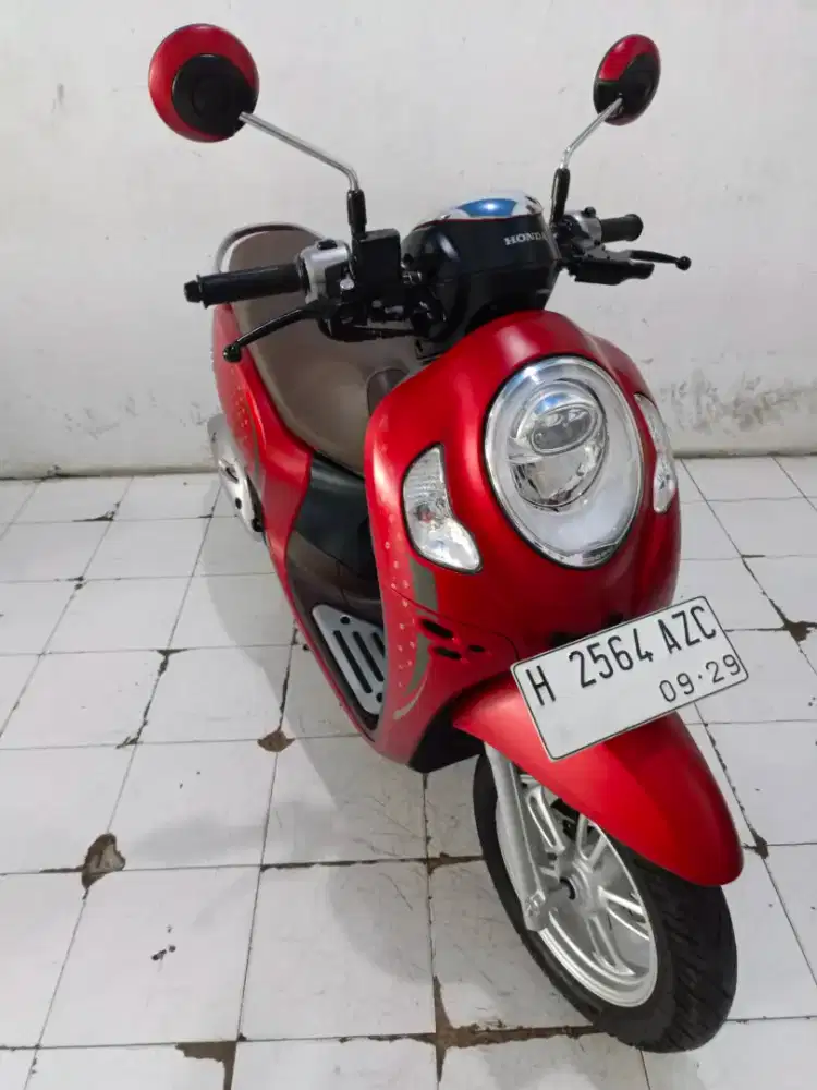 scoopy 2024 merah