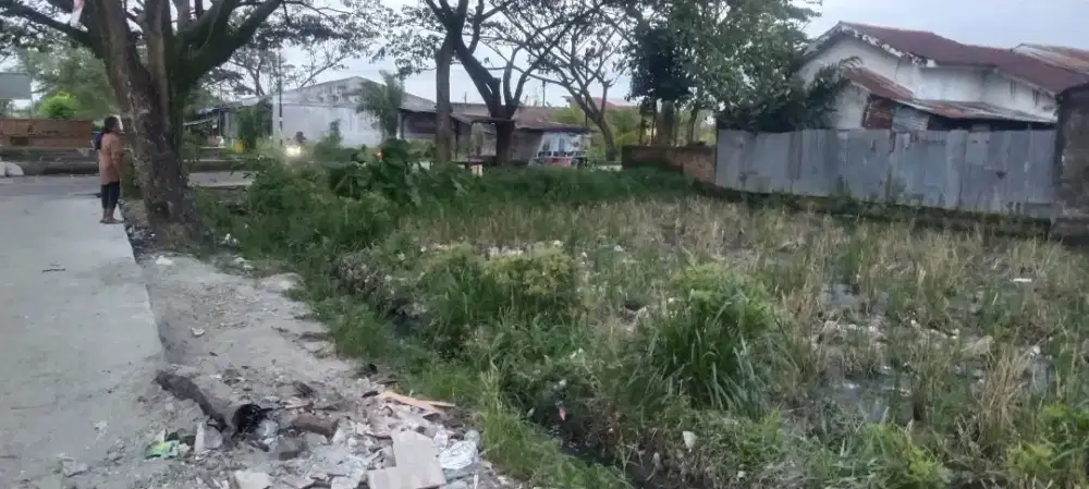 Dijual cepat tanah milik pribadi. Lokasi sangat komersial di Martubung