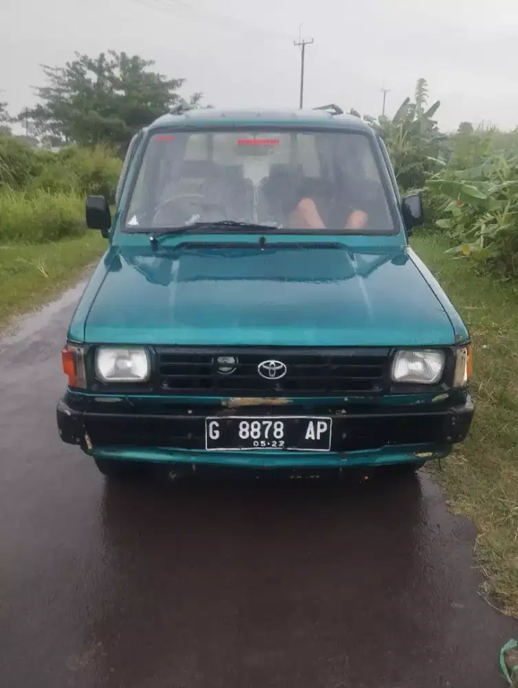 Di jual cepat Toyota kijang  plat G lengkap STNK BPKB