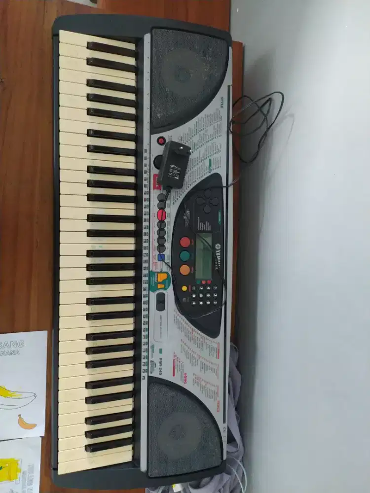 Piano yamaha psr 240