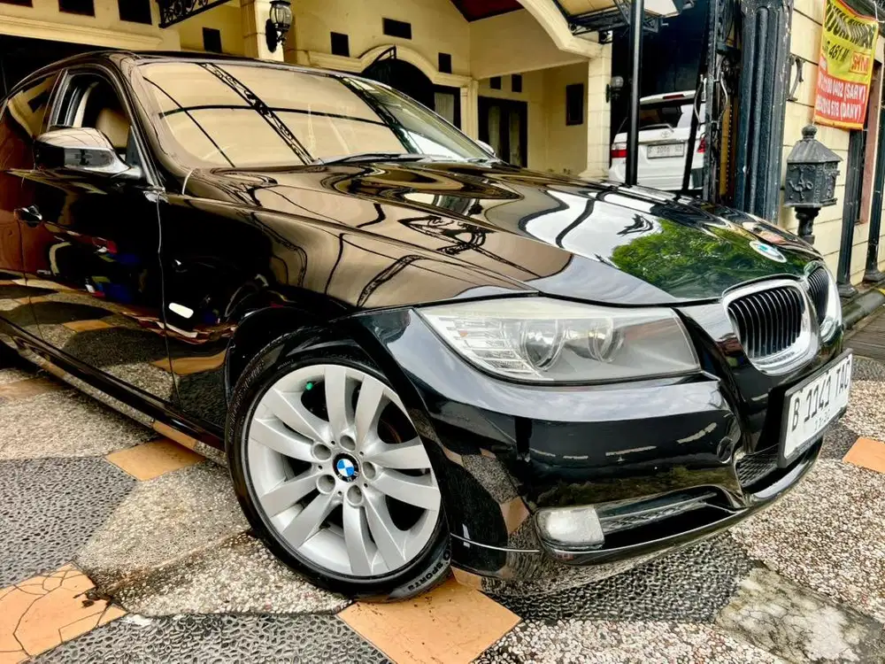 BMW 320i E90 2010 At