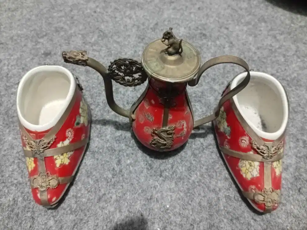 Teko sepatu keramik antik jadul vintage