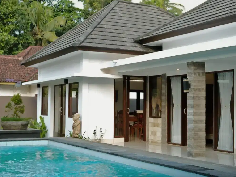 Villa modern minimalis di Batu layar dekat Senggigi