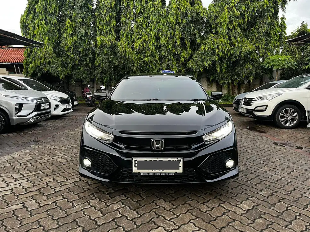 HONDA CIVIC HB E AT 2018 1.5 TURBO BLACK EDITION Low Km