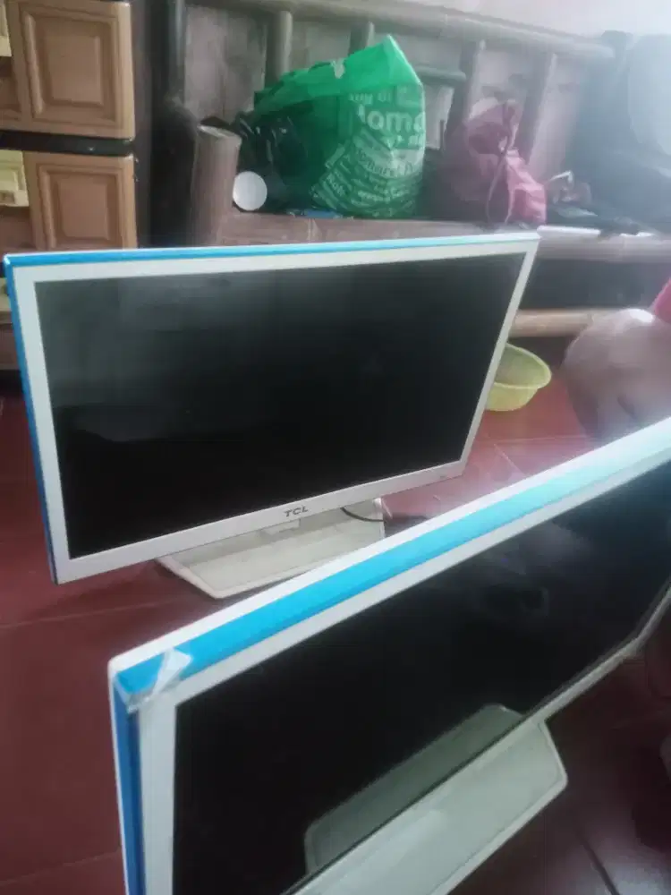 Di jual TV LED 29 inch 2 unit merk TCL kondisi rusak ( bukan MATOT)