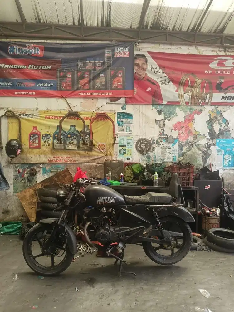 Motor Custom ( Basic Bajaj Pulsar 125)