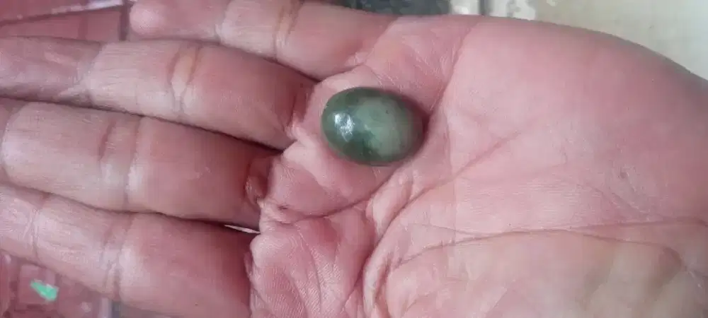 Batu giok tinggal pakai ikatan