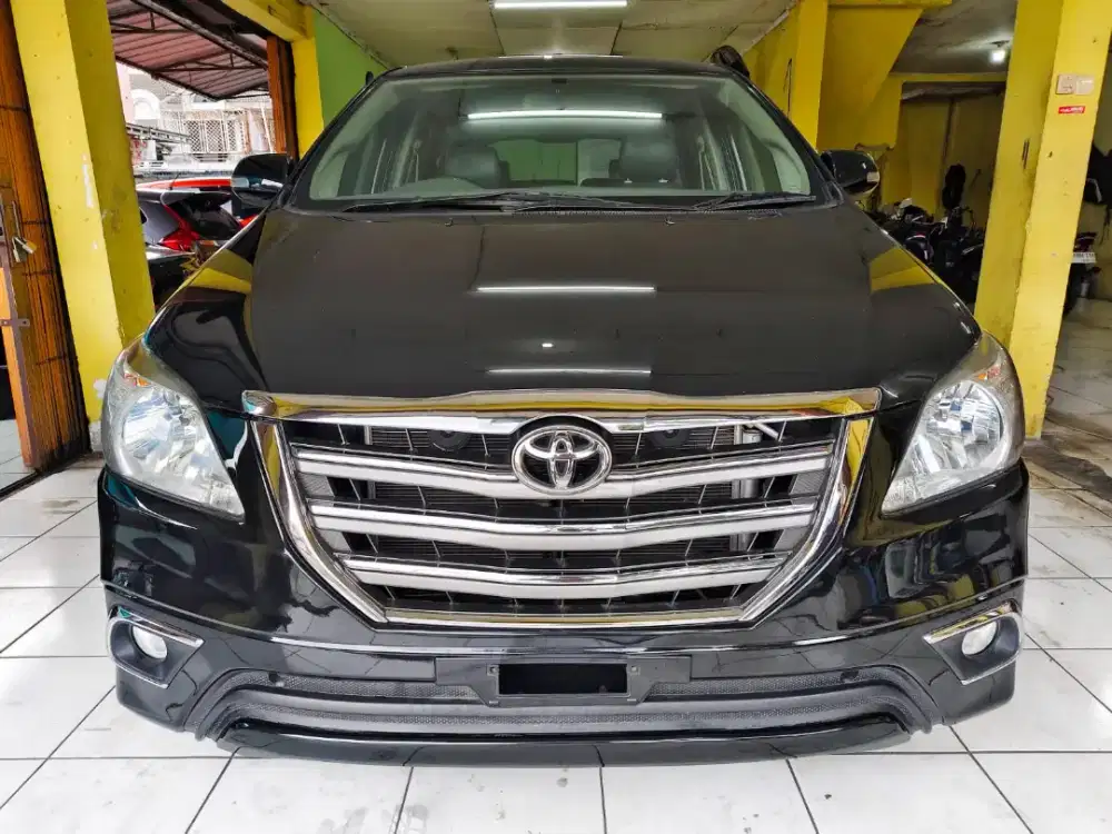 TOYOTA KIJANG INNOVA 2.0 V AT 2014 MATIC LIKE NEW