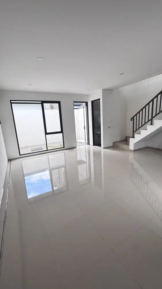 Disewakan Ruko Baru Pisan 2 Lantai Di Antapani