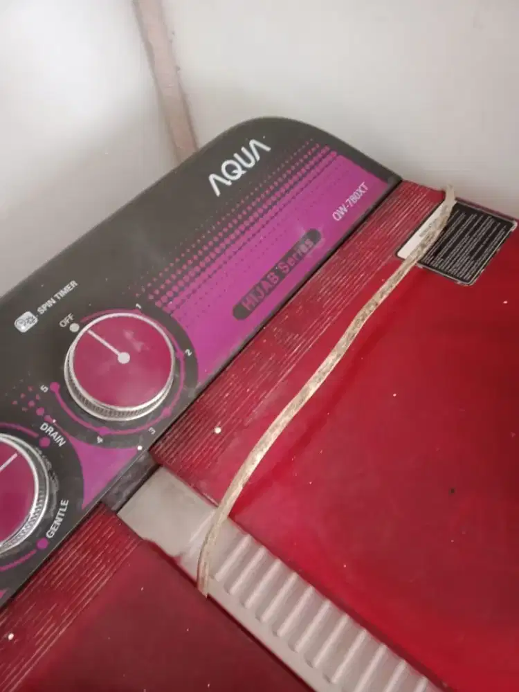 Mesin cuci merk Aqua