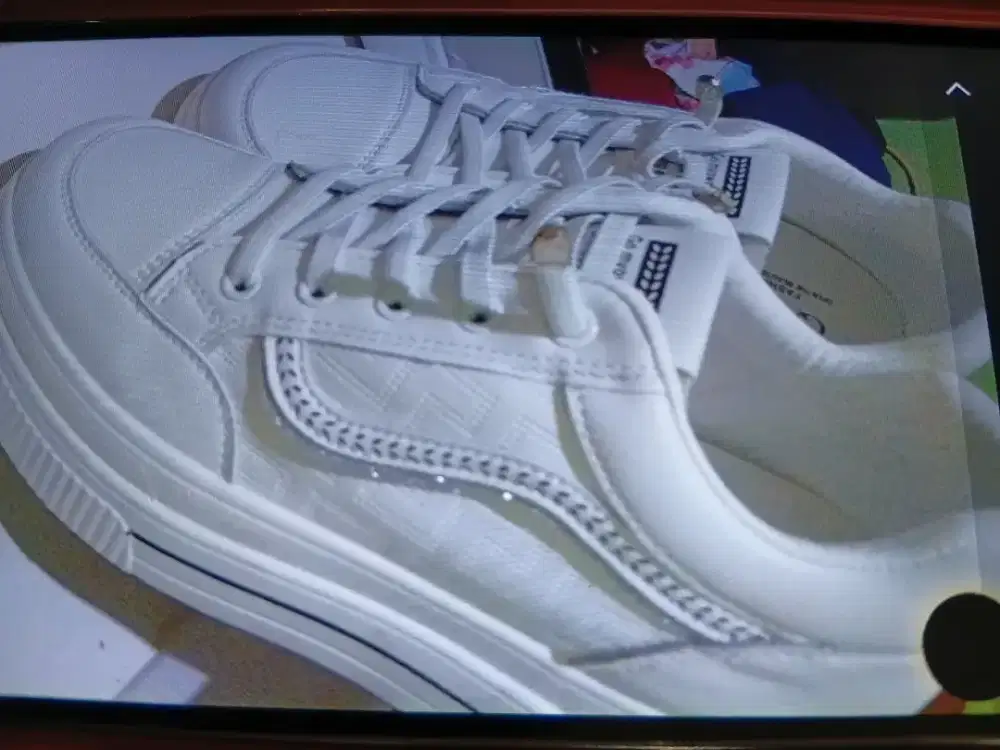 SEPATU PUTIH BANDUNG TIMUR