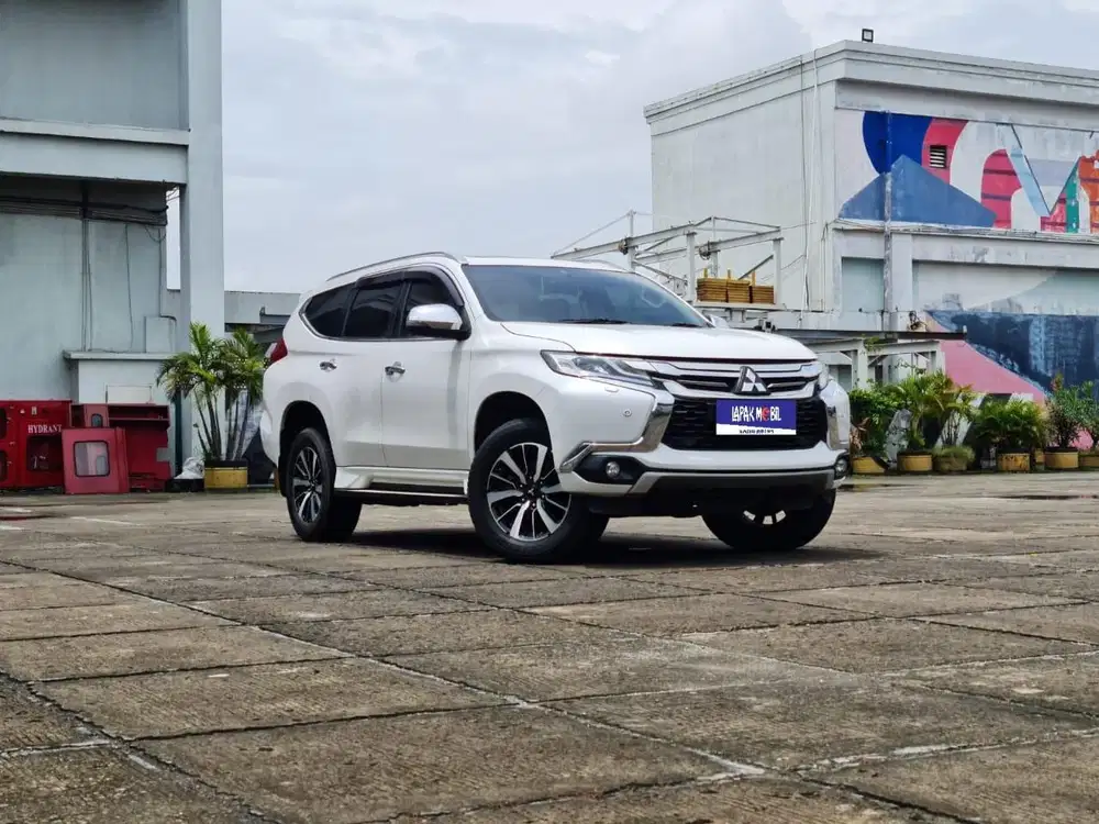 Mitsubishi Pajero 2.4 Dakar 2017 Km 82rb Tangan 1