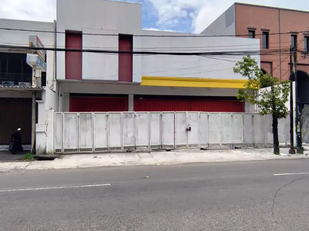 Disewakan Rumah Usaha Nol jalan Raya (Double Way). Rungkut Asri SBY Timur Strategis, komersial area, cocok utk minimarket, kantor,..etc