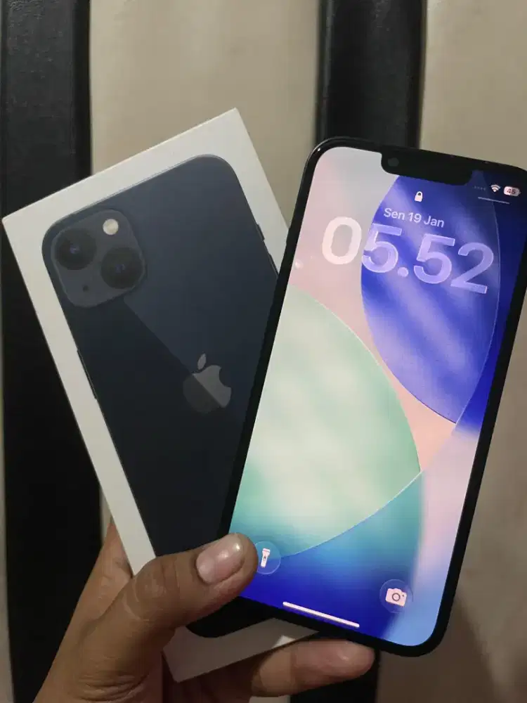 iPhone 13 128GB iBox Fullset Garansi Sampai April 2026