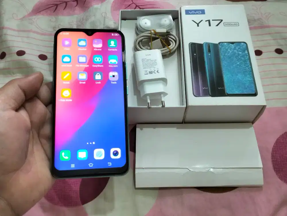 BUTUH UANG VIVO Y17 RAM 8GB / 256GB 4G LTE Duos 6.35in Finger 5000Mah