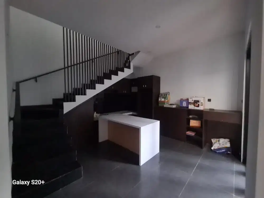 Murah dijual cepat rumah mewah 2 lantai ungaran barat siap huni