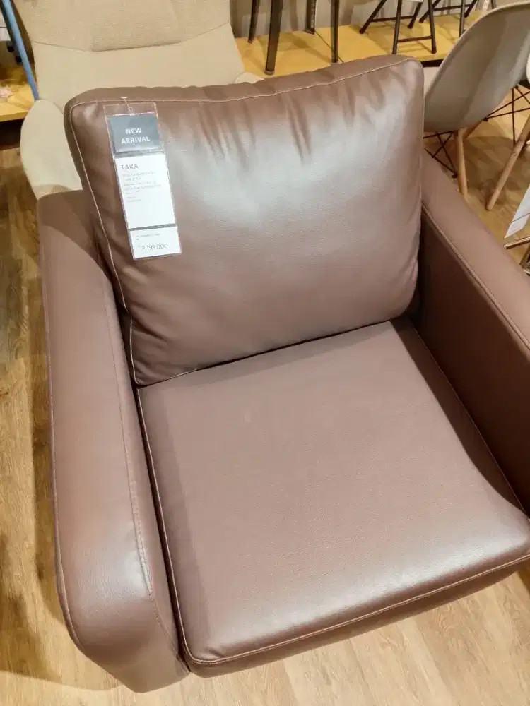 KREDIT TAKA SOFA 1 DUDUKAN KULIT - COKELAT TUA