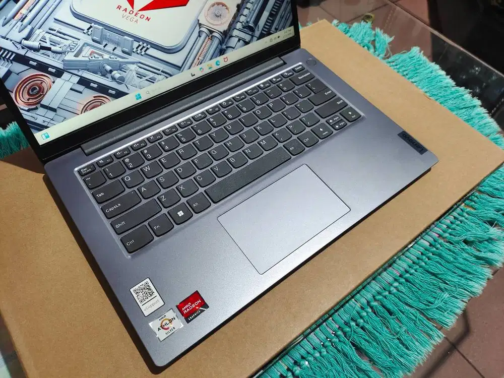 Laptop lenovo V14 G4 AMN design mewah slim