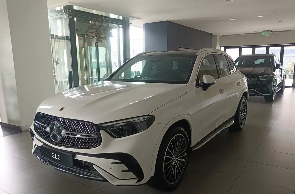 Mercedes-Benz GLC300 2025 Bensin