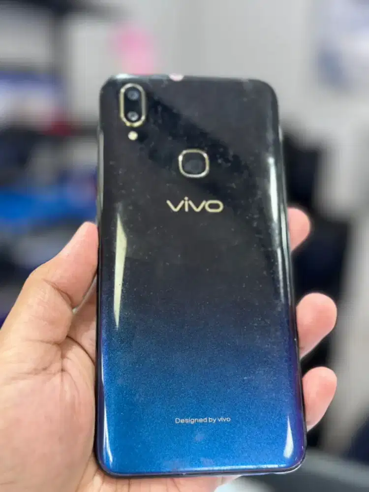 Vivo V11 6/64gb unit + charger