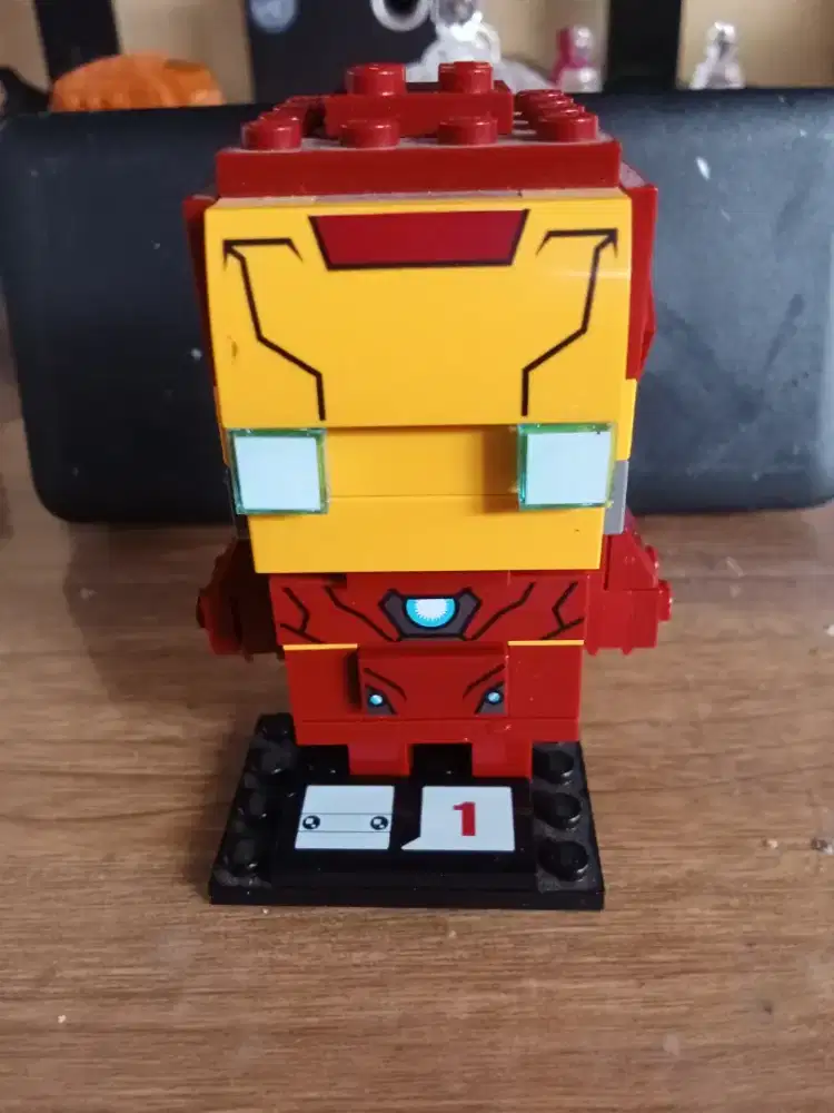 Preloved : LEGO Iron Man Brickhead Figure, COD Cibubur Dsk