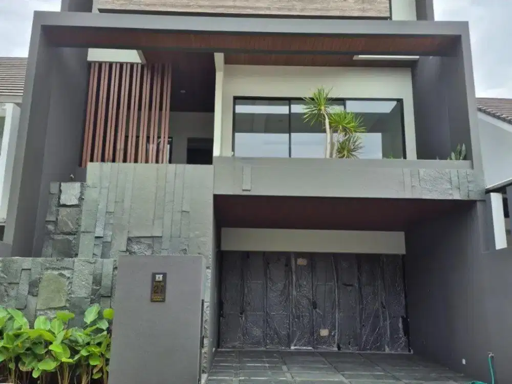 DIJUAL RUMAH MEWAH QUEENSTONE CITRALAND STRATEGIS SIAP HUNI