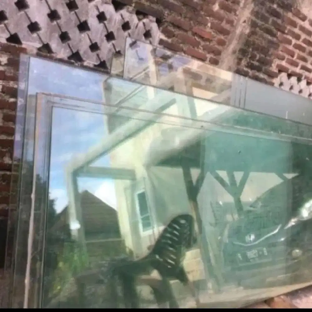 Kaca tempered bekas tebal 12mm