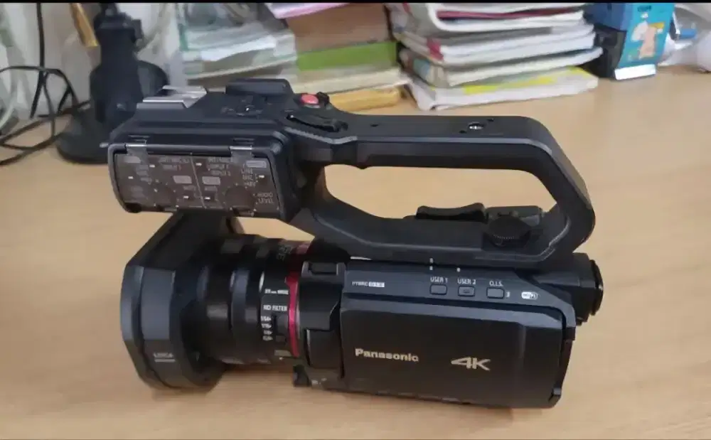 Camcorder Kamera Professional Panasonic HC X2000 Like New Terawat
