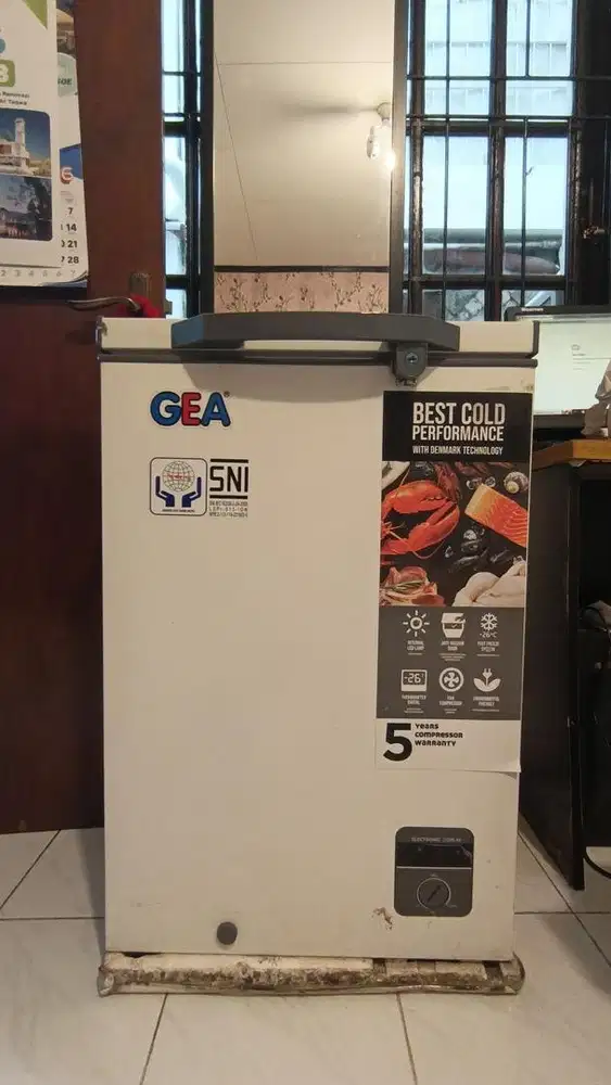 Freezer GEA second (minus pemakaian 1 tahun lebih)