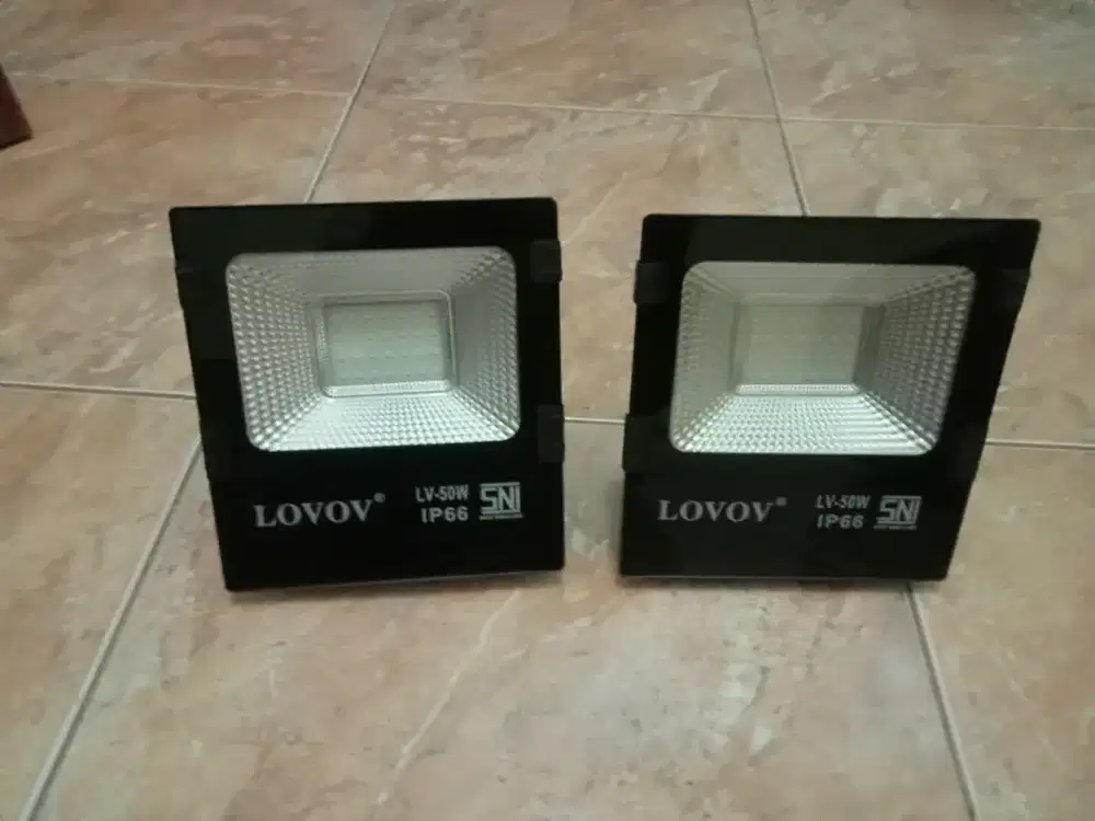 2 buah lampu sorot lovov 50w
