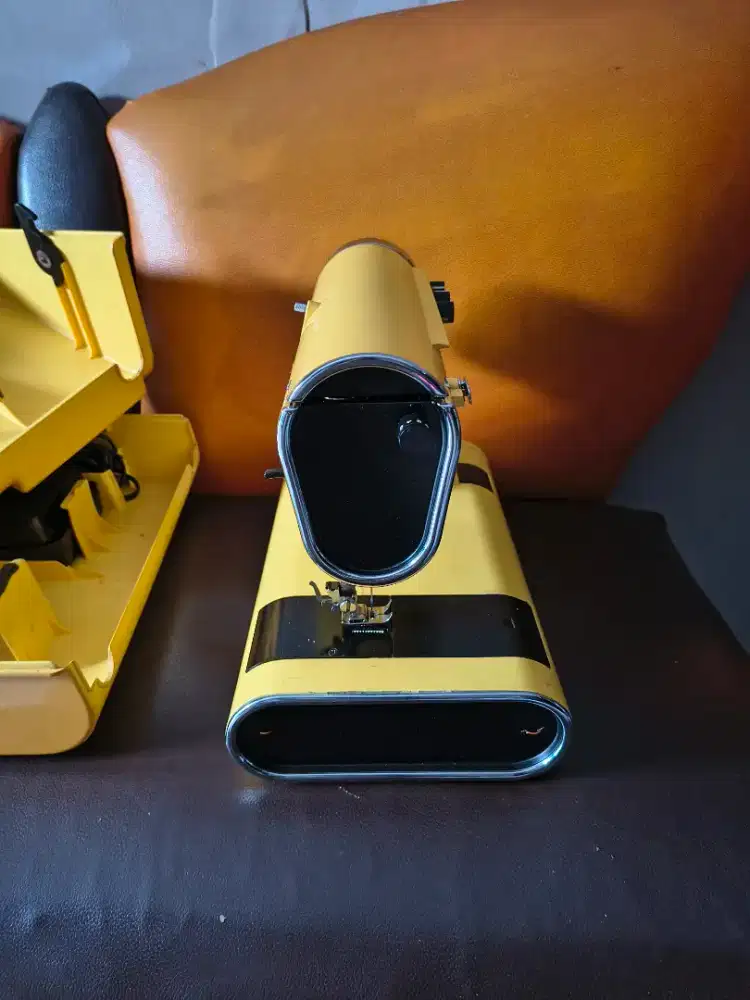 Mesin jahit Portable koper Juki