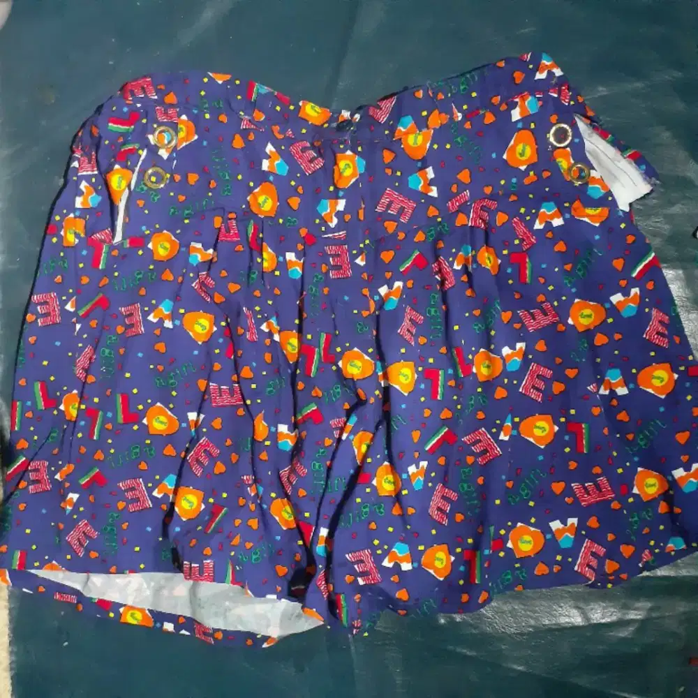 Celana pendak corak menarik